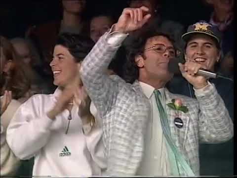 Wimbledon 96 - Cliff entertains Centre Court