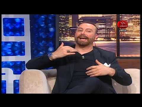روني فتوش سيمون الاسمر طلب مني اشياء لا استطيع قبولها وكان سبب في عرقلتي لان كرامتي فوف كل شي