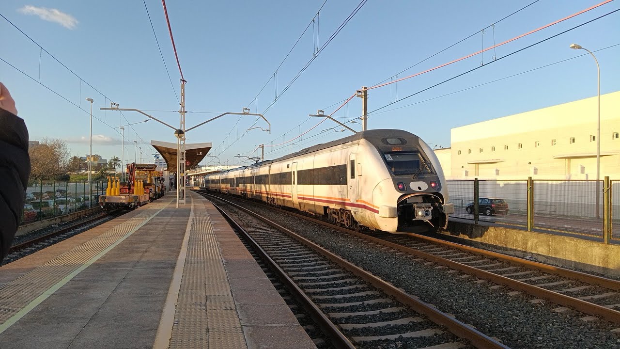 Tarde de trenes en Cádiz en carnavales con @A Todo Tren.