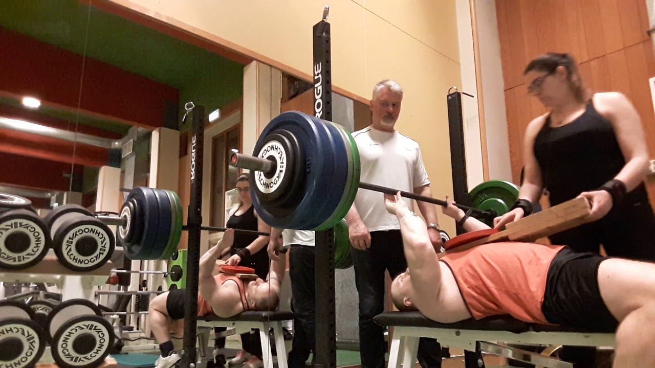 Close-grip 2 Board Press 160 kg