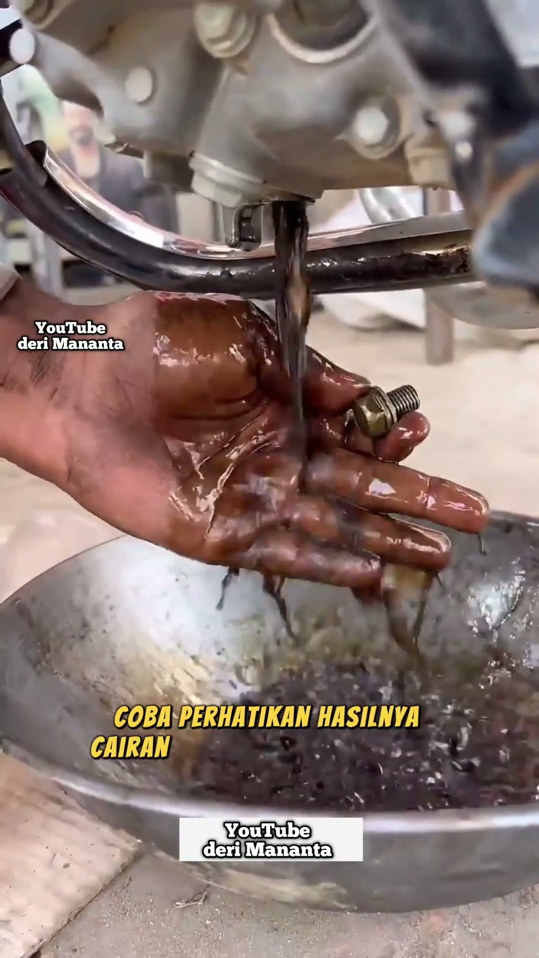 Servis & Ganti Oli Motor ala Pria Pakistan