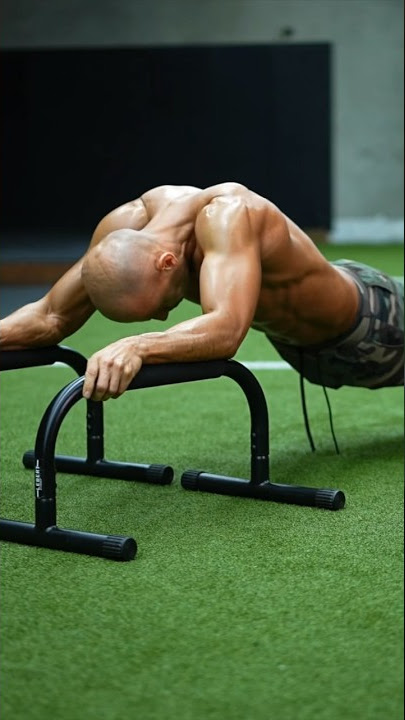 Give these killer Tiger pushups a try 🤙🏽🔥 #calisthenics #shorts #fitness