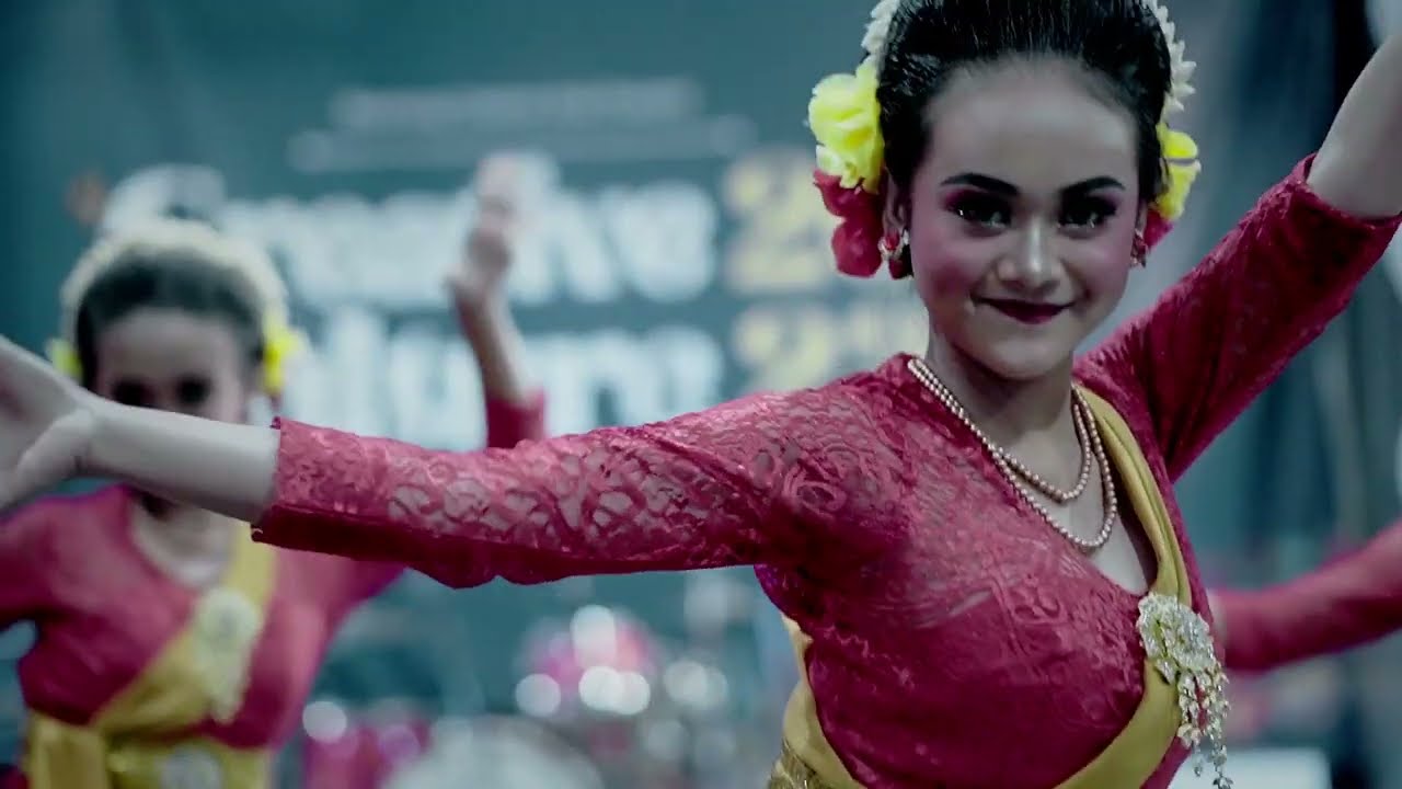 Tari Jaipong Kala Ider dengan aturan kostum pakeman