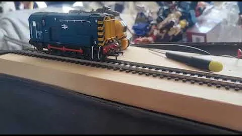 HM7000 TXS decoder test in Bachmann Class 08
