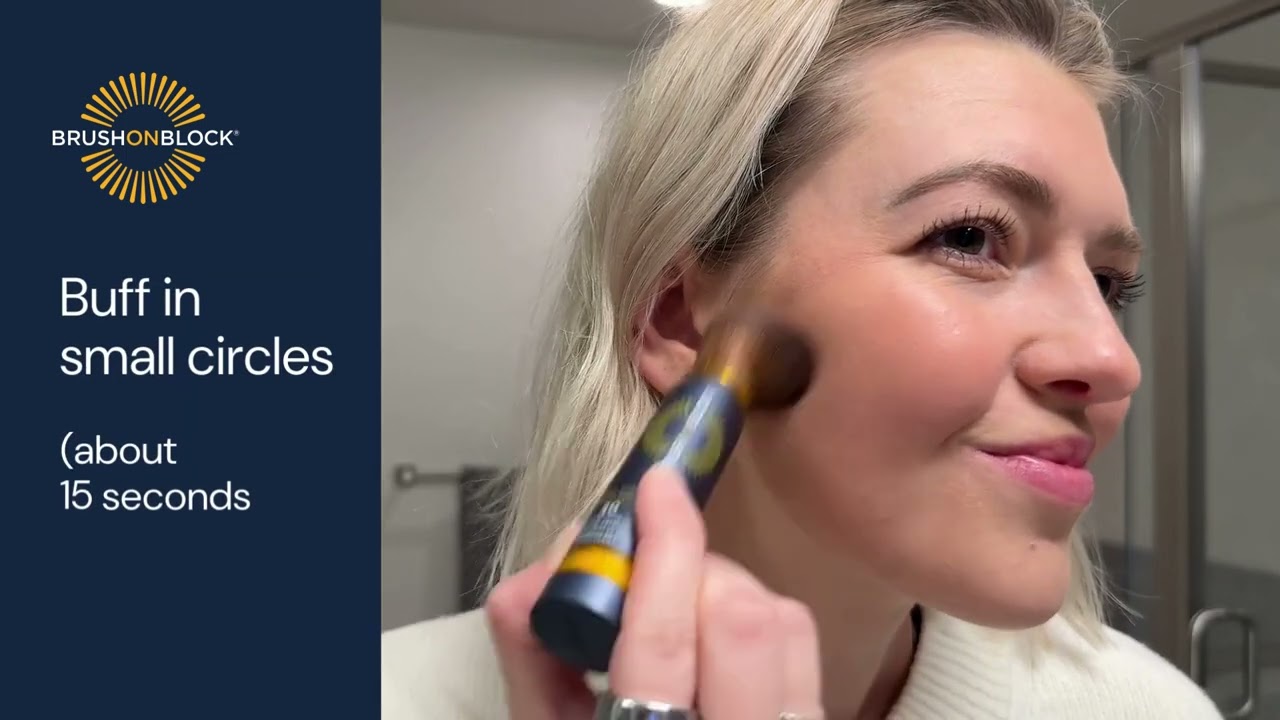 The Right Way to Apply Mineral Powder Sunscreen