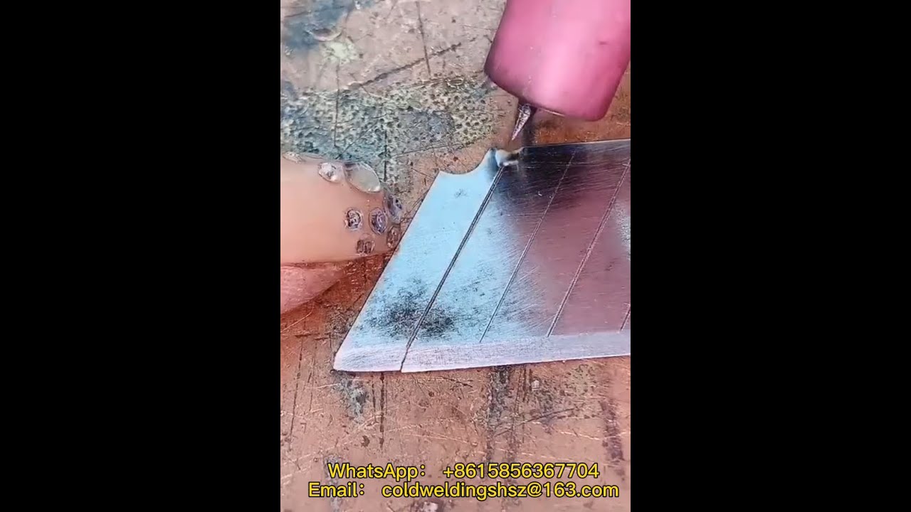 The blade is welded, and the welding spot is white and bright without discoloration and deformation