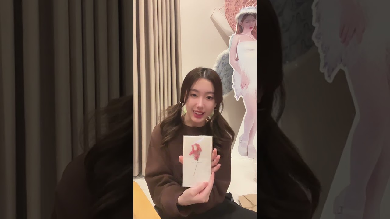 Aheye 4EVE Live IG 240813 มา! แกะของกัน