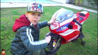 Tema ride on Sportbike Power Wheels and Surprise toys Unboxing