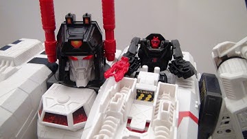 METROPLEX TRANSFORMERS GENERATIONS TITAN CLASS TOY REVIEW