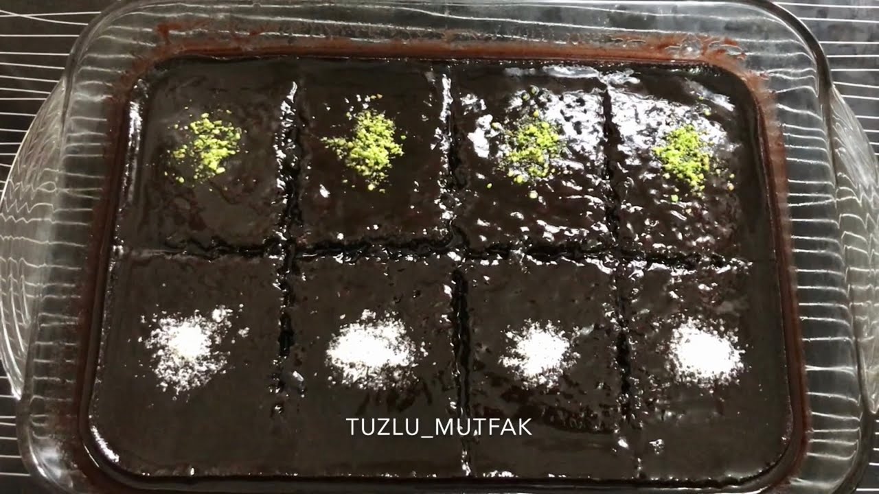 Islak Kek Pamuk Gibi Yumuşacık Bol Soslu Islak Kek Kolay Tatlı Tarifi