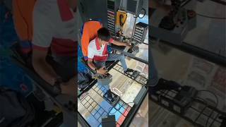 На высоте 100 футов управляя тысячами тонн 😱 | POV оператора крана #facts