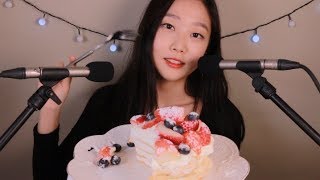 [KoreanASMR] Crunchy&Chewy Christmas Meringue Dessert PAVLOVA Eating sound