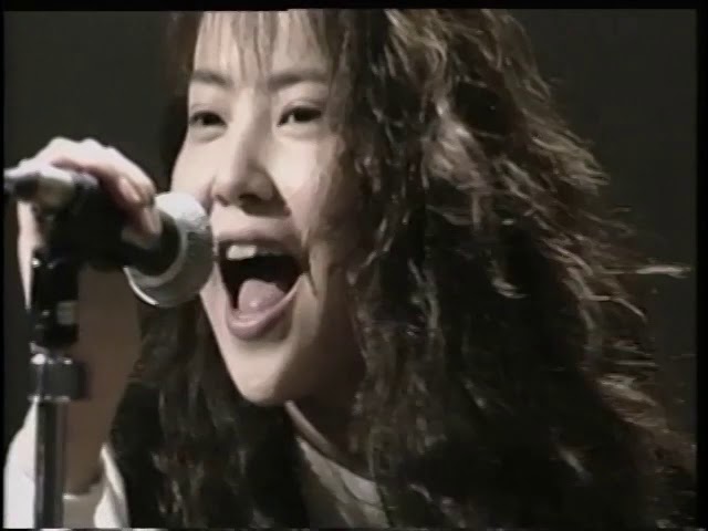 安良城 紅 / Here alone - YouTube