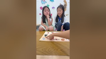 Tiếng Anh Giao Tiếp Tại Phan Thiết: Rina and Lily practice talking about Christmas
