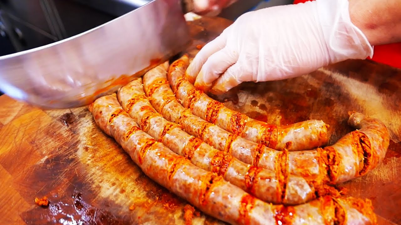 Mexican Food - The BEST BEEF SUADERO TACOS in New York City! Taqueria Ramirez | Travel Thirsty