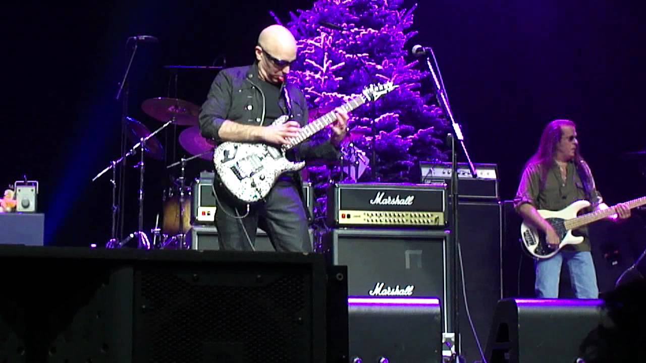 Joe Satriani - Satch Boogie clip (12-15-11)