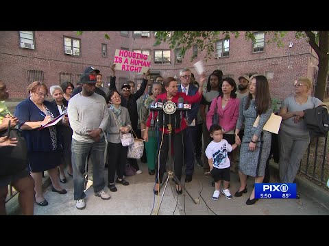 NYC residents demand more federal funds for NYCHA