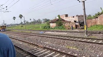 Train Race : Parallel Run of Katwa-Howrah and Barddhaman-Howrah Local Train | Overtake - Re-Overtake