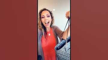 Hoarders ❤️ 60 second Declutter & Organize your Purse #shorts