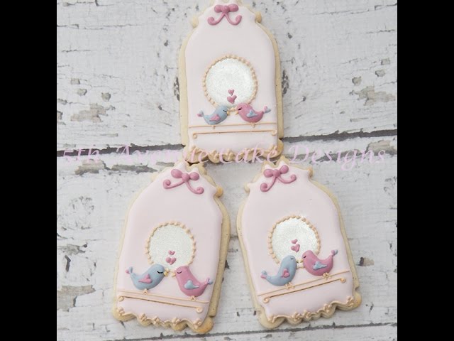 Video – Teddy Bear and Floral Cookies Decorated with Royal Icing