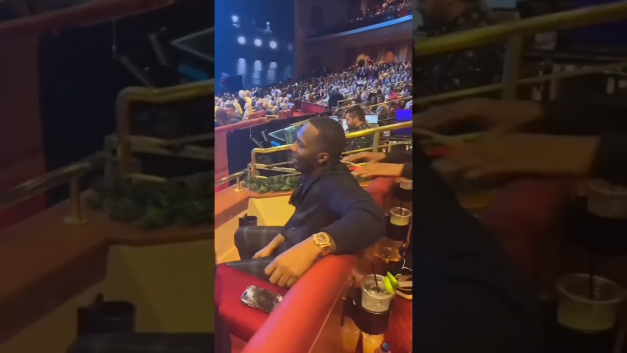 Adele with the audience singing a happy birthday song to her boyfriend 