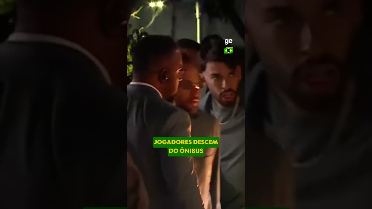 JOGADORES DESCEM DO ÔNIBUS | #shorts | ge.globo