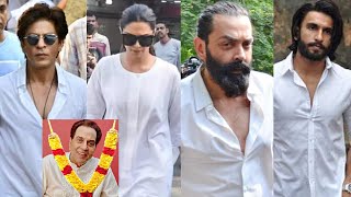 Download Lagu Shahrukh Khan, Deepika Padukone, Bobby Deol, Ranveer Singh At Dharmendra FuneraI MP3