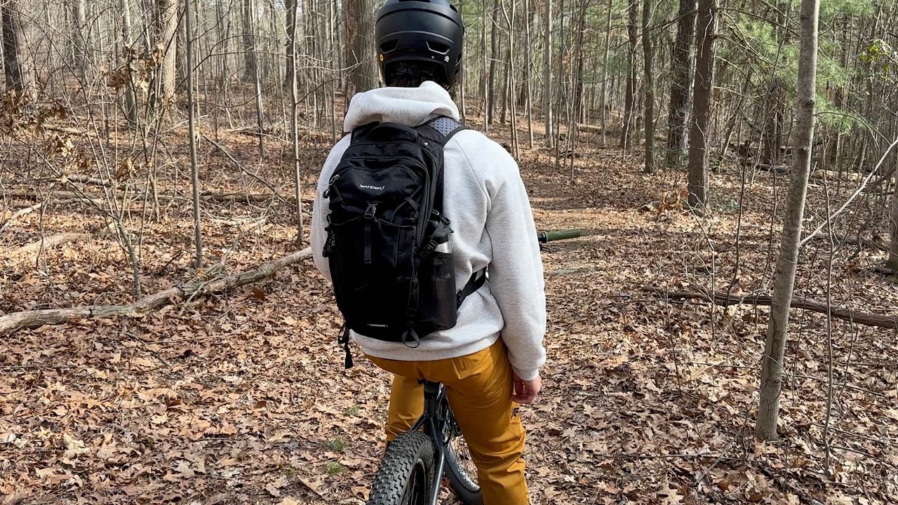 backpack hiking amazon 10 Hiking Daypacks and Backpacks Under $75 at Amazon