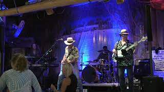 The Latitudes Uptown Funk