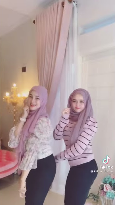 Story wa cewek cantik dan berhijab joget lagu dj tendangan bantengan viral di tik tok part 49