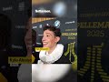 Sjekker skatten på rød løper: Herlig reaksjon fra Kyle Alessandro på Spellemannprisen