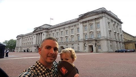 Picture Yourself in Front of Any Landmark With Remove.BG and Google Slides