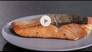 Comment griller un pavé de saumon pour lui donner une belle coloration?