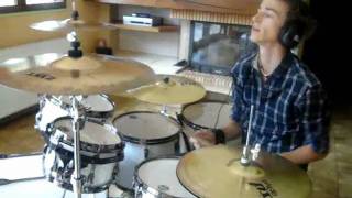 Video thumbnail of "Love The Way You Lie-Eminem-Rihanna-(Drum Cover)"