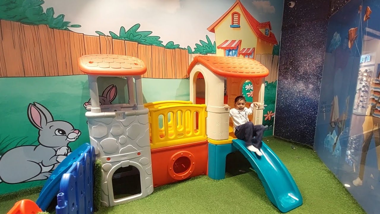 Aradhyo got his Report Card || Aradhyo enjoyed a lot indoor play zone of BATA showroom. 