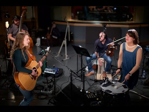 Les soeurs Boulay - Fais-moi un show de boucane
