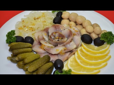 Video: How To Decorate A Herring