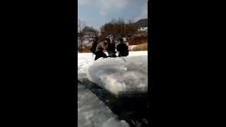 01192015 Ice diving preparation - Pull the Ice from the hole
