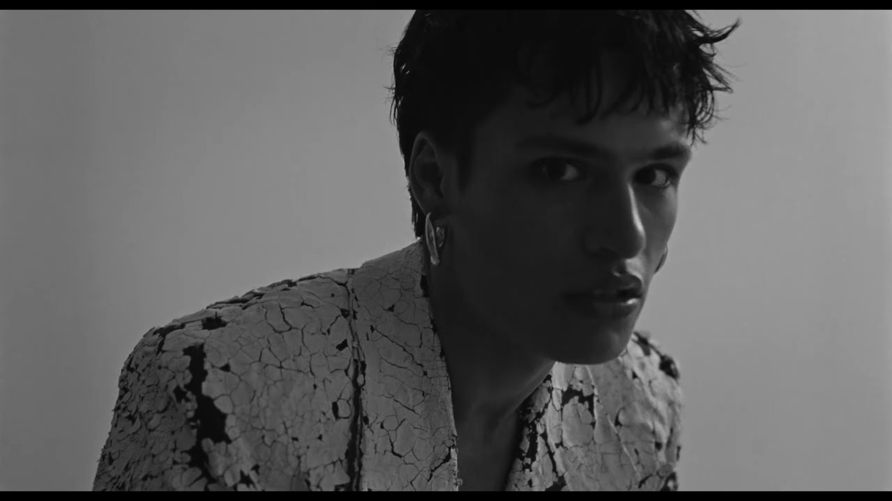 Watch Keyhan - ALL THE FEELS + GASLIGHT (Interlude) on YouTube Watch Keyhan - ALL THE FEELS + GASLIGHT (Interlude) on YouTube