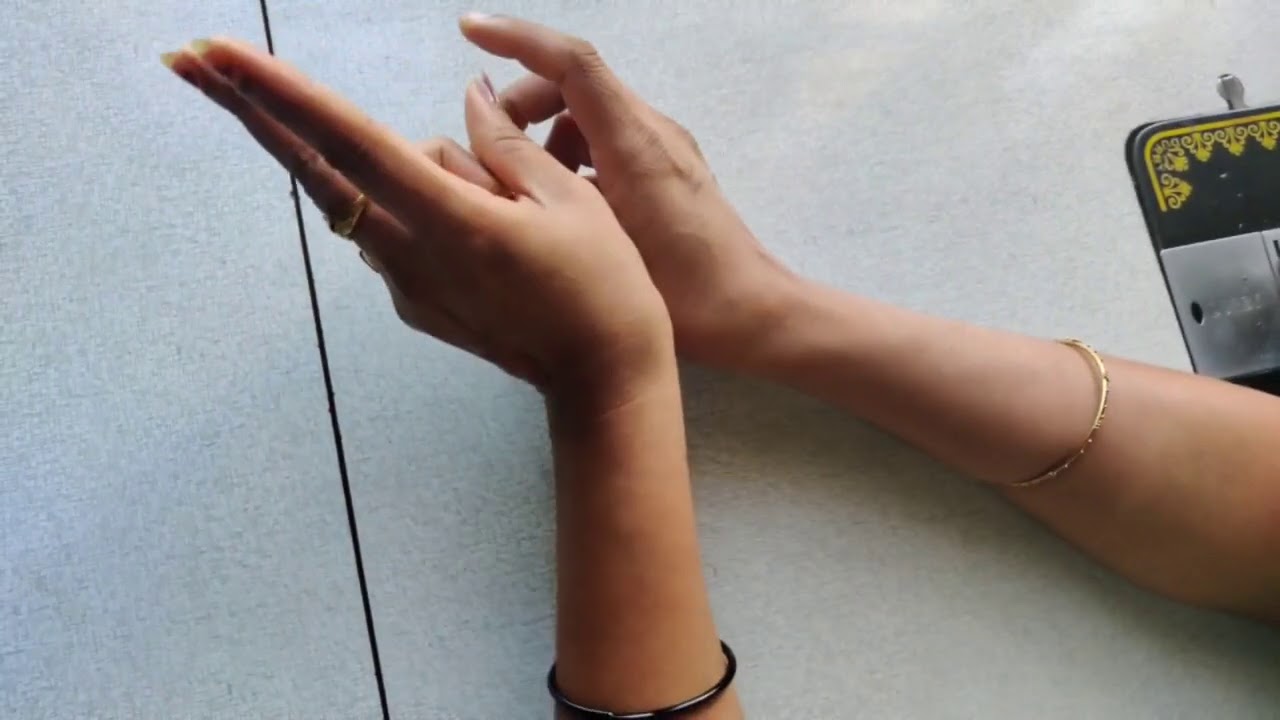 ಇಲ್ಲಿ ನೋಡಿ ಯಾವ ತರ blouse ಬಂದಿದೆ ಅಂತ ನಾಳೆ ನಿಮಗೂ ಕೂಡಾ stitch ಮಾಡ್ಲಿಕ್ಕೆ ಕೊಡಬಹುದು nodi