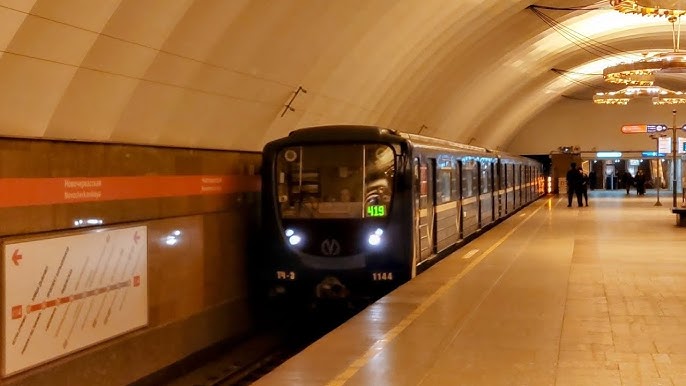 Мөлдір шұлықтардағы қожайынмен жыныстық қатынас Мистер X газетінің оқиғасы керемет байланыс