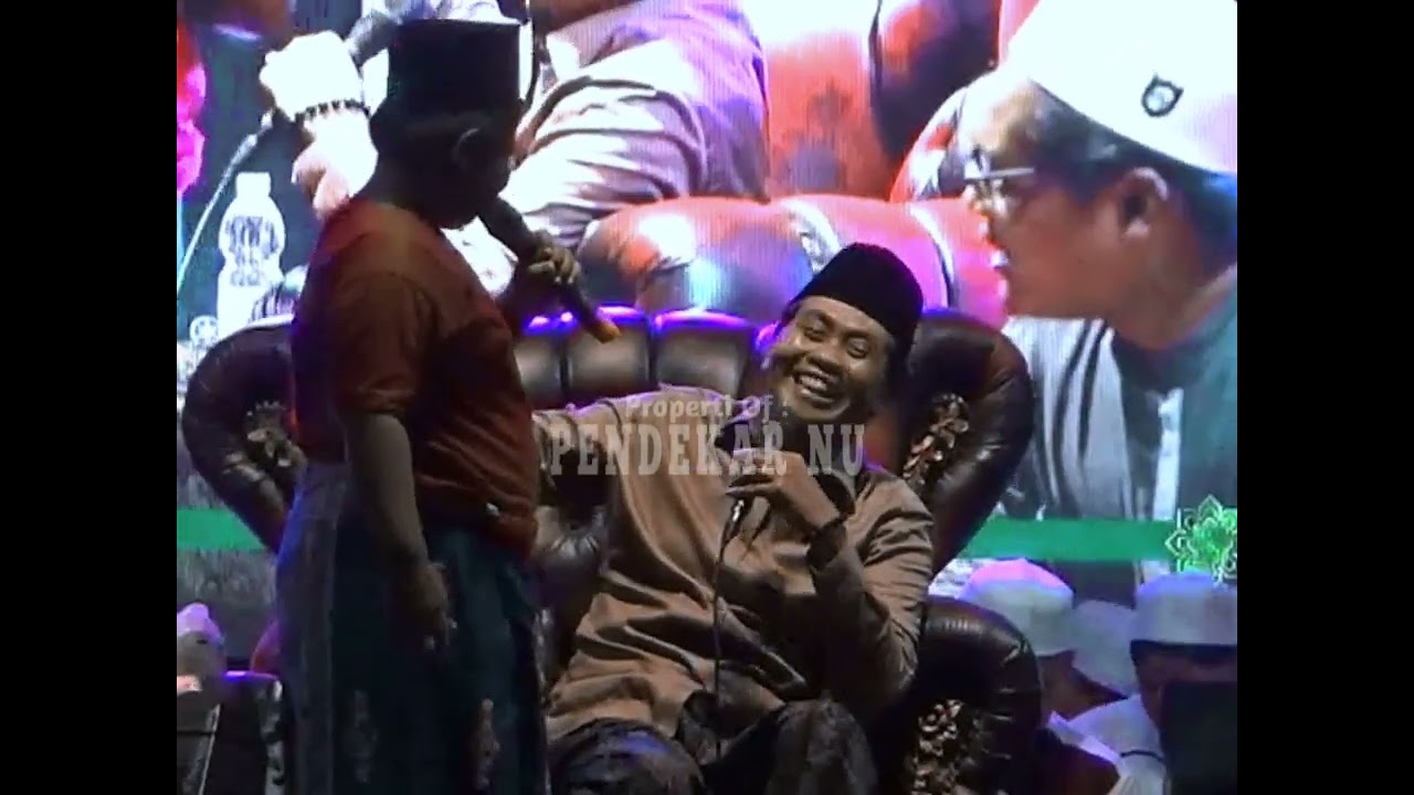 SO FUNNY ,, !!  THE BOY TALKED A LOT AND MADE EVERYONE LAUGH