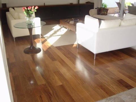 Reforma em apartamento , colocação de porcelanato imitando madeira ... Piso amadeirado