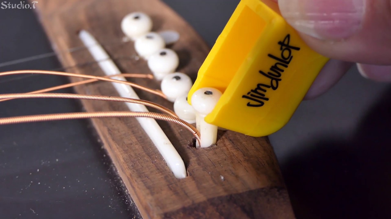 Changer les cordes d une Guitare Folk par Studio T