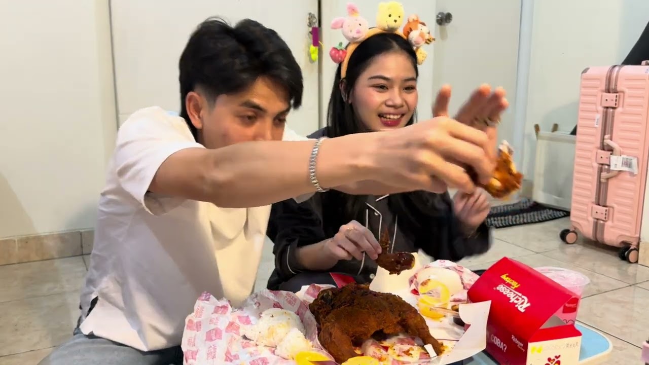 MUKBANG AYAM 1 EKOR SAMA AYA!! SERUUU