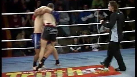 Ronan Mc Carthy vs Dan Kidwell muaythai