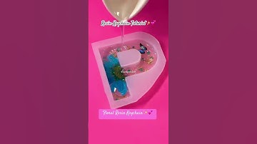 Resin Keychain tutorial✨💕#resin #resinart #art #tutorial #diy #gifts #artist #shorts #ytshorts