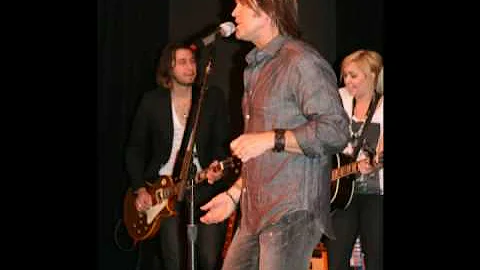 Billy Ray Cyrus / Miley Cyrus - Country Music HOF