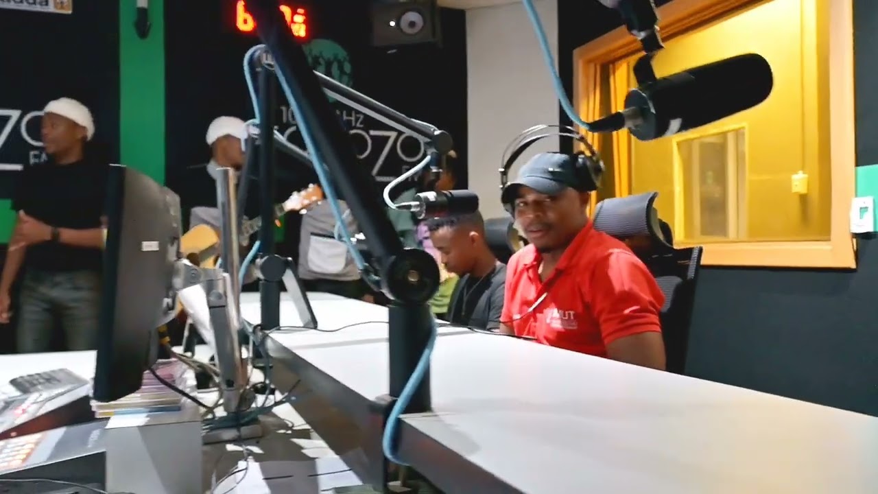 Shenge WasehlalaNkosi & Ndidamabutho live in Studio (Intokozo 101.2FM)