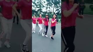 Asian dancer's amazed dance 2303